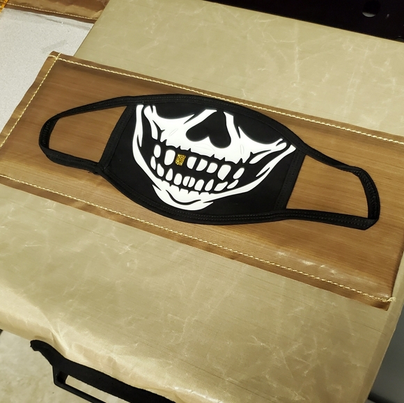 Skeleton Mask With GoldTooth - Picture 1 of 1